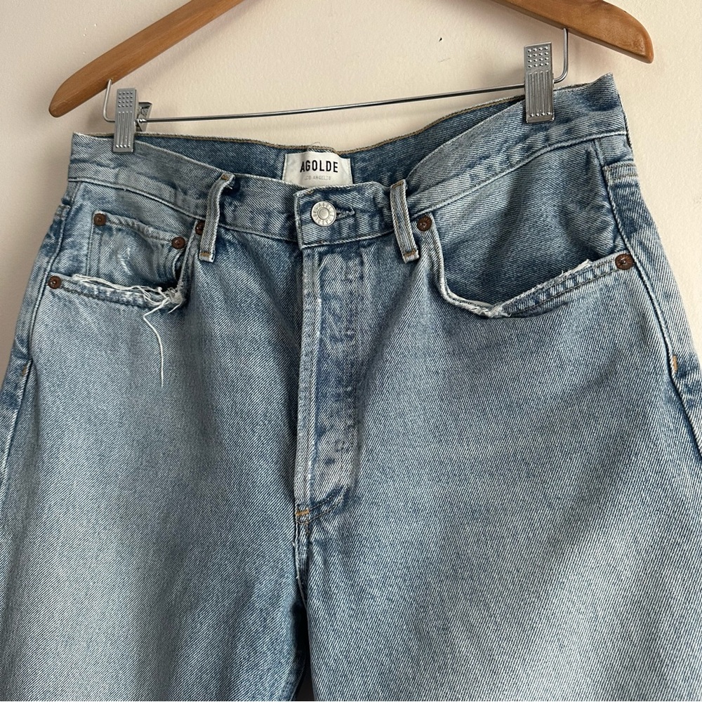 Agolde • Riley Crop Light Wash Frayed Hem Jeans - Picture 2 of 8